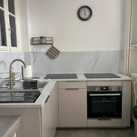 Large For 4 People Apartament