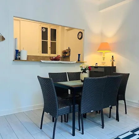 Large For 4 People Apartament Nicea