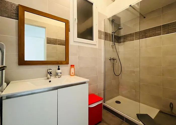 Large For 4 People Apartamento *